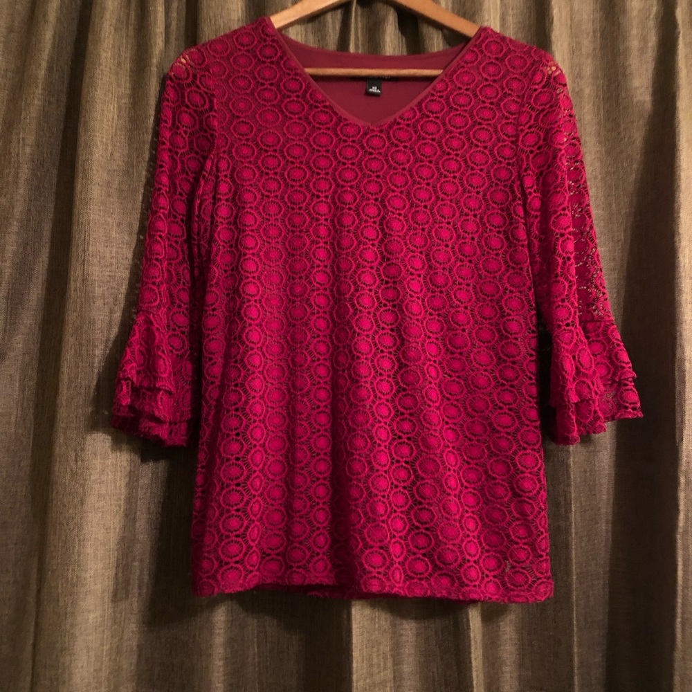 💙 Roz & Ali V-Neck Lace Overlay Blouse with Bell Sleeves - Burgundy - XS 💙